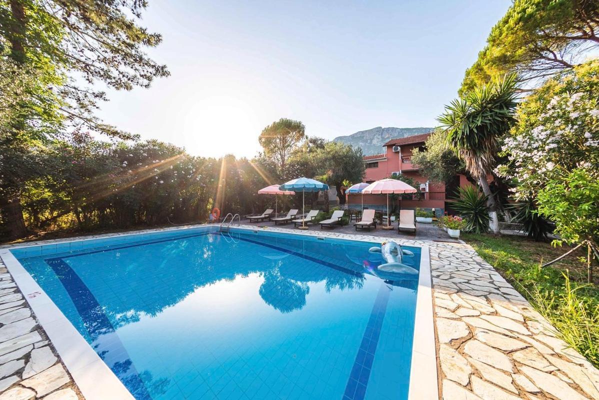 Mimosa Apartments With Pool ปาเลโอกัสไตรซา ภายนอก รูปภาพ